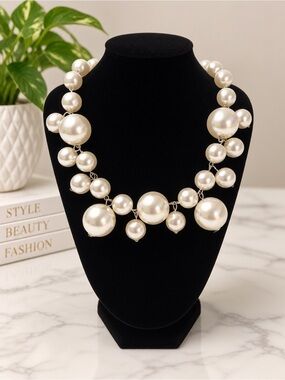 Elegant Pearl Statement Necklace - White